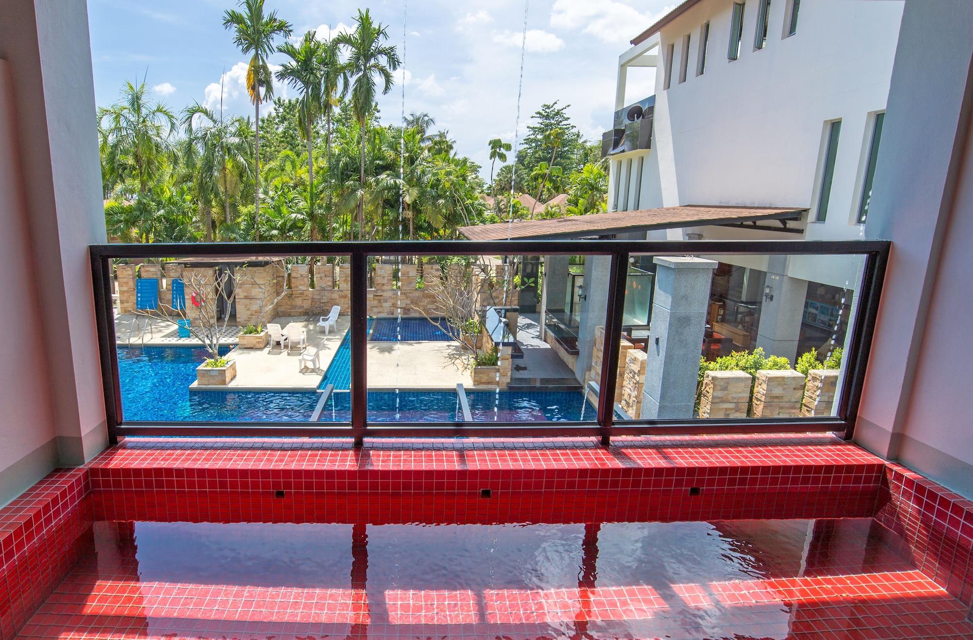 Family Plunge Pool